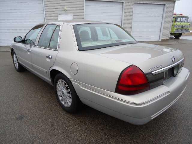 Mercury Grand Marquis 2010 photo 3