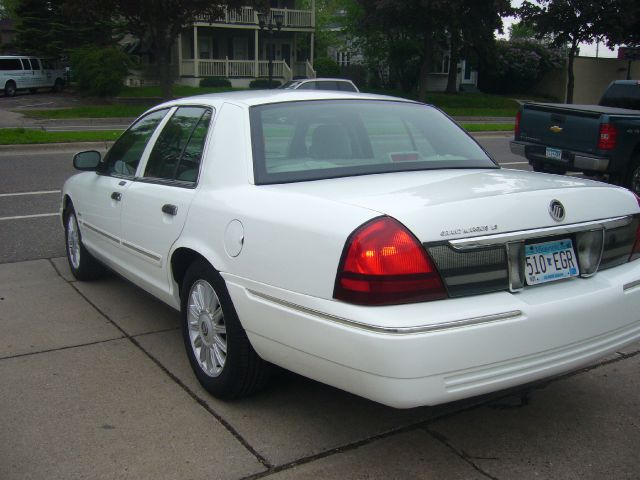 Mercury Grand Marquis 2010 photo 2