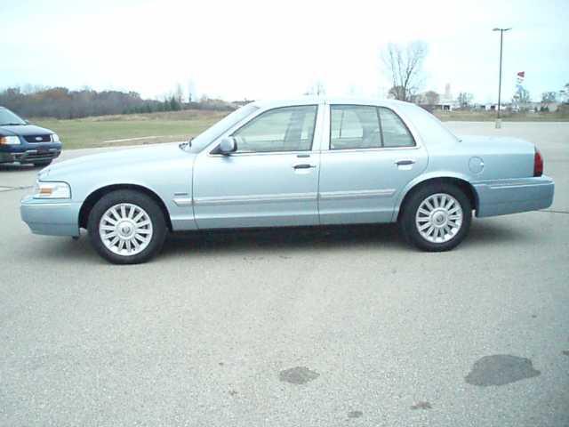 Mercury Grand Marquis 2010 photo 1