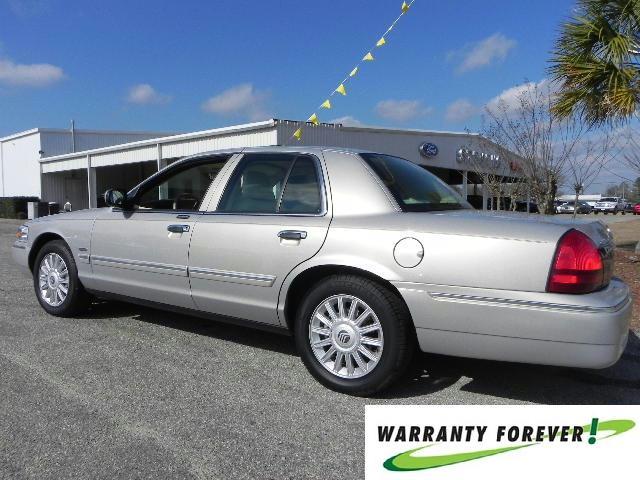 Mercury Grand Marquis 2010 photo 2