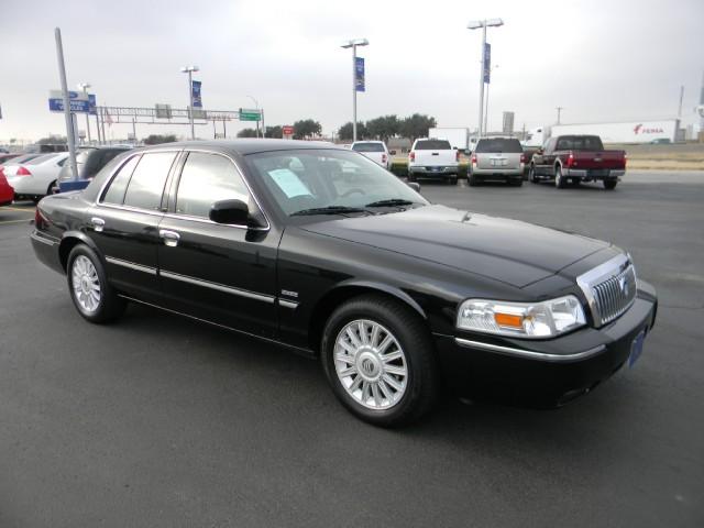 Mercury Grand Marquis 2010 photo 2