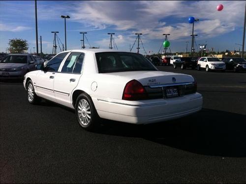 Mercury Grand Marquis 2011 photo 2