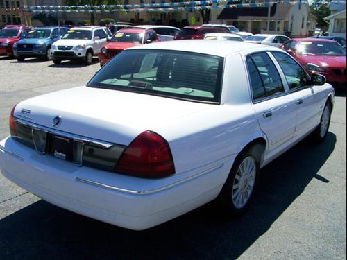 Mercury Grand Marquis 2011 photo 3