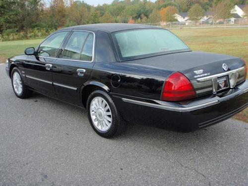 Mercury Grand Marquis 2011 photo 3