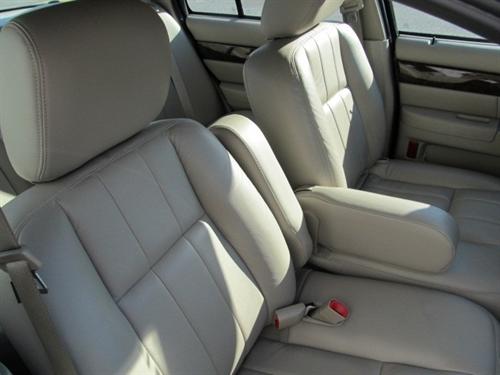 Mercury Grand Marquis 2011 photo 2