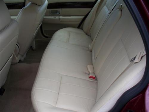 Mercury Grand Marquis 2011 photo 2