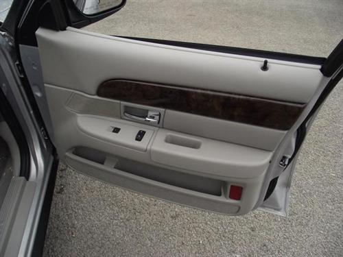 Mercury Grand Marquis 2011 photo 2