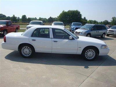 Mercury Grand Marquis 2011 photo 3