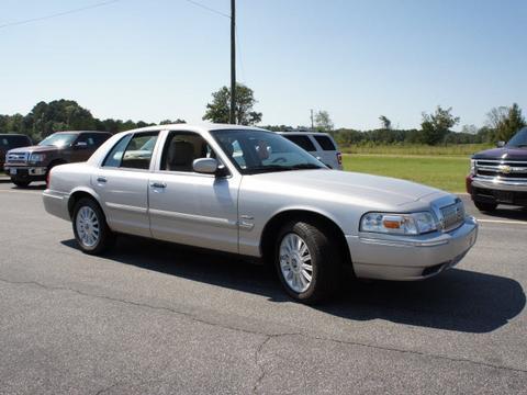 Mercury Grand Marquis 2011 photo 2