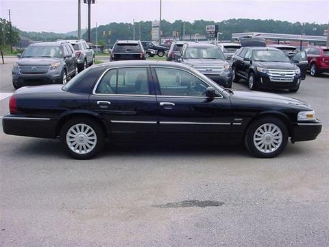 Mercury Grand Marquis 2011 photo 2