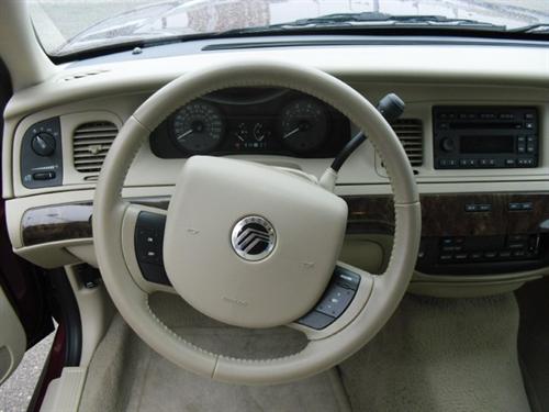 Mercury Grand Marquis 2011 photo 3