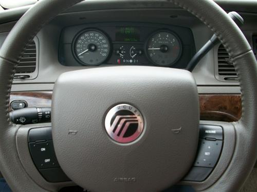 Mercury Grand Marquis 2011 photo 2