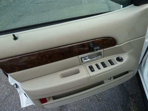 Mercury Grand Marquis 2011 photo 2