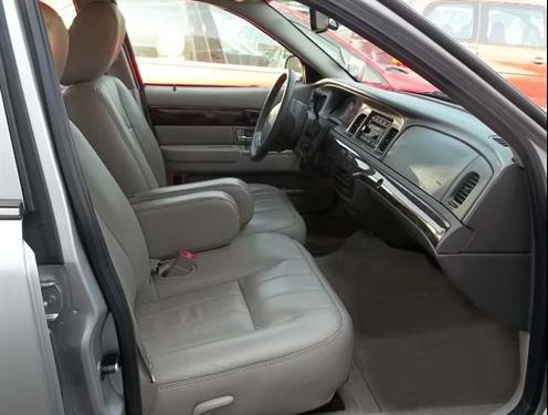 Mercury Grand Marquis 2011 photo 2