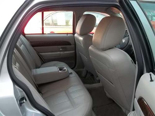 Mercury Grand Marquis 2011 photo 3