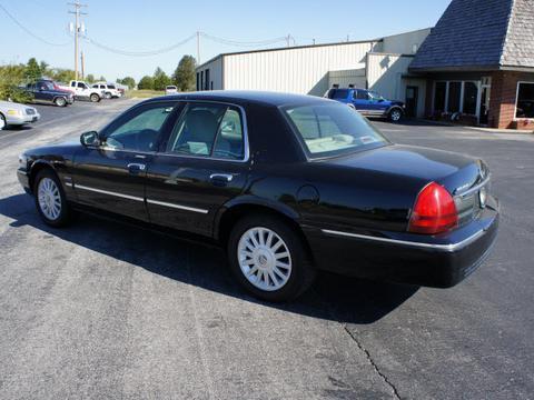 Mercury Grand Marquis 2011 photo 2