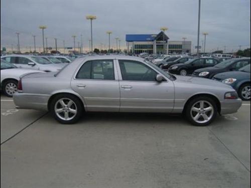Mercury Marauder 2004 photo 3