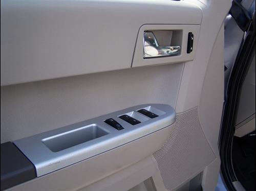 Mercury Mariner 2008 photo 1