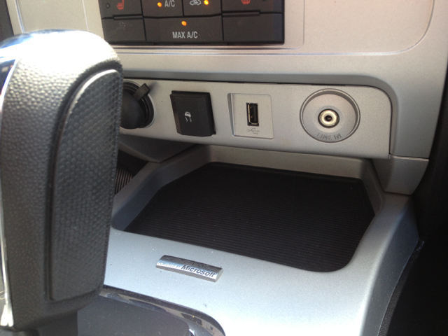 Mercury Mariner 2010 photo 2