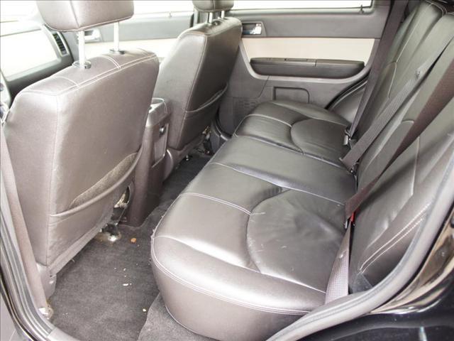 Mercury Mariner 2010 photo 2