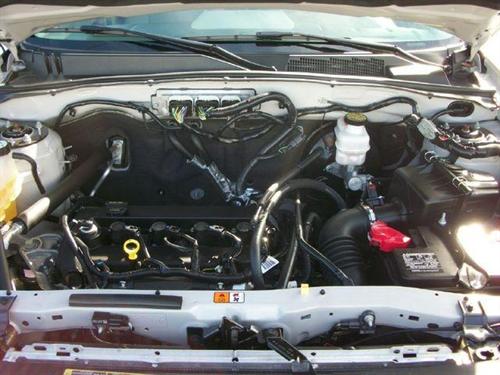 Mercury Mariner 2010 photo 2