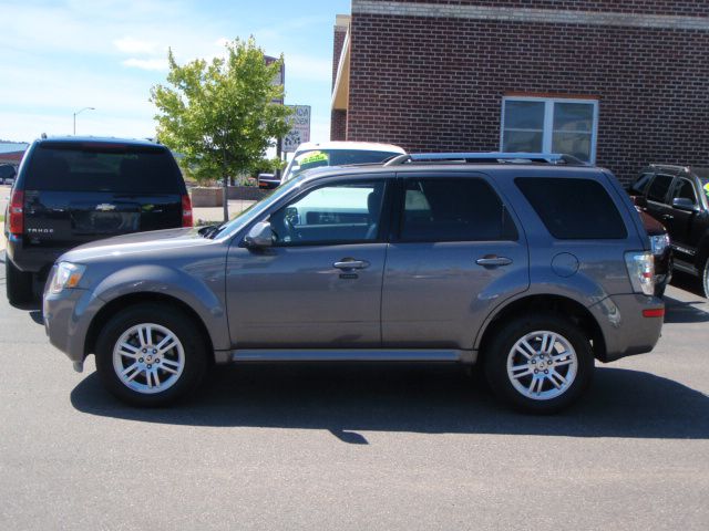 Mercury Mariner 2WD Crewmax 145.7 5.7L SR5 SUV