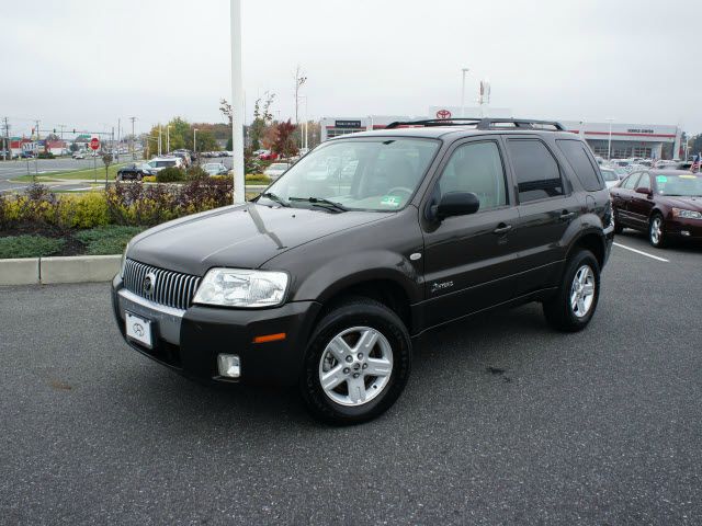 Mercury Mariner Hybrid LS Flex Fuel 4x4 This Is One Of Our Best Bargains SUV