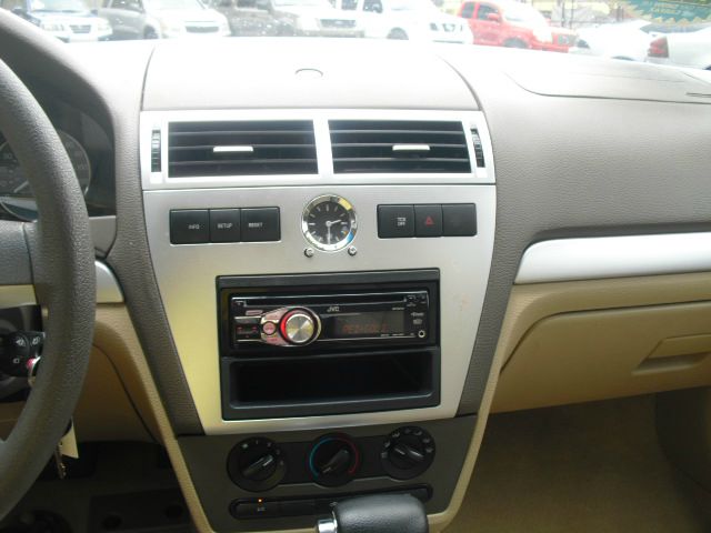 Mercury Milan 4WD Crew Cab LS Sedan