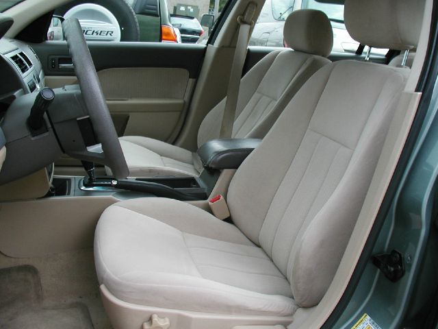 Mercury Milan 2006 photo 2