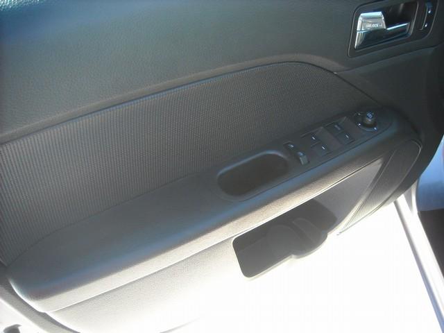 Mercury Milan 2006 photo 2