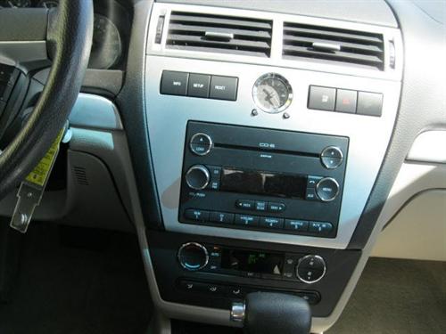 Mercury Milan 2008 photo 2