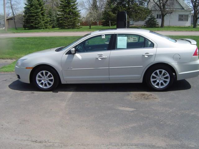 Mercury Milan Laranie Sedan