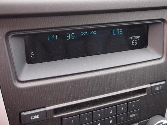 Mercury Milan 2010 photo 2