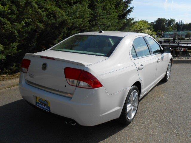 Mercury Milan 2010 photo 16