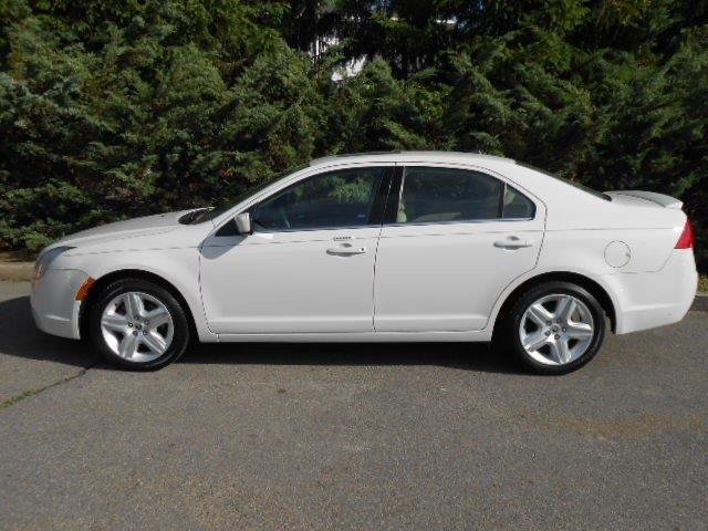 Mercury Milan 2010 photo 18