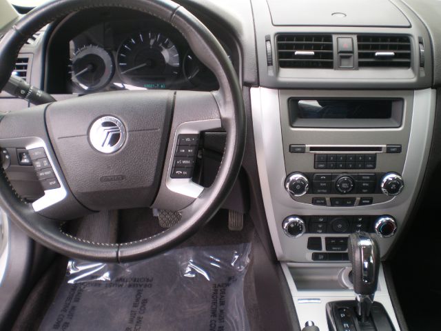 Mercury Milan 2011 photo 12