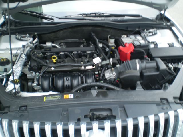 Mercury Milan 2011 photo 13