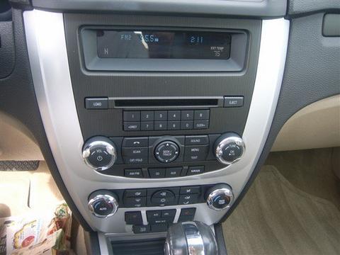 Mercury Milan 2011 photo 1