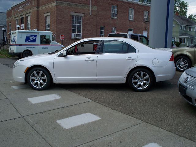 Mercury Milan 2011 photo 3