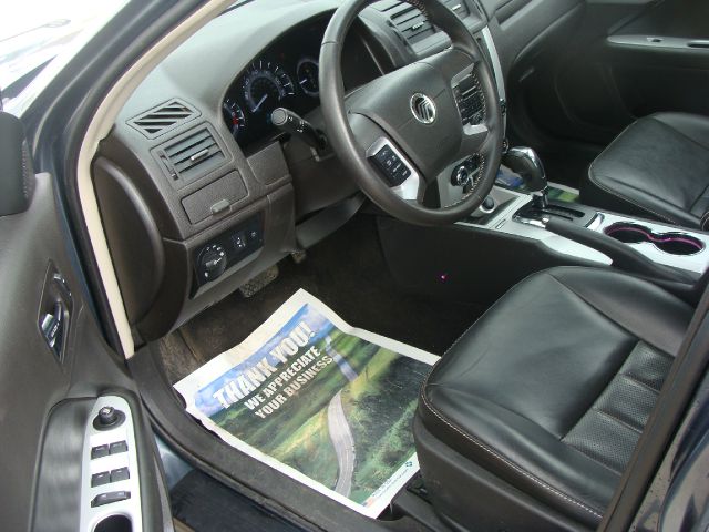 Mercury Milan 2011 photo 2