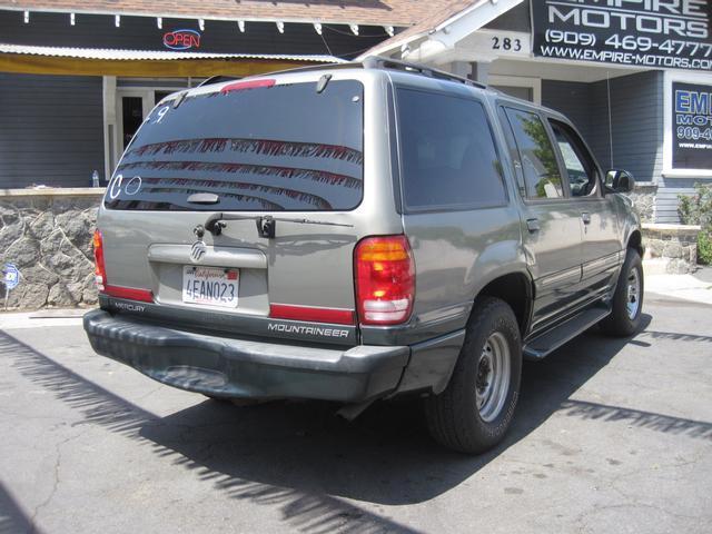 Mercury Mountaineer 4wd SUV