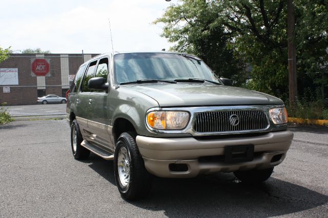 Mercury Mountaineer 2000 photo 2