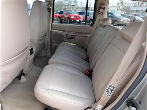 Mercury Mountaineer 2000 photo 1