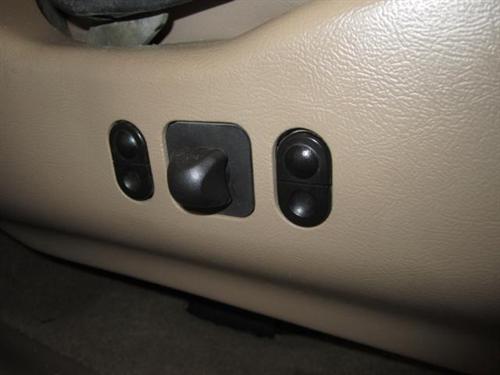 Mercury Mountaineer 2000 photo 2