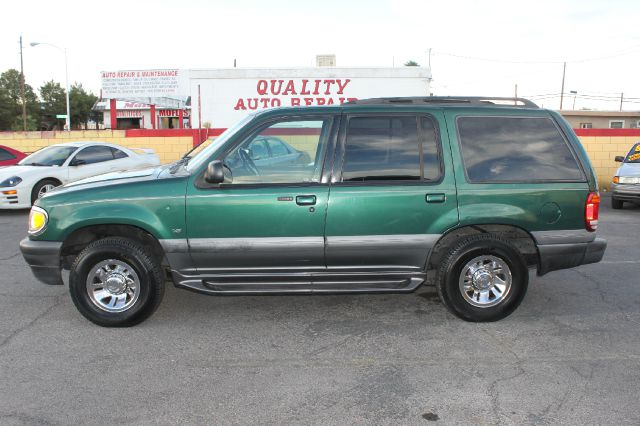 Mercury Mountaineer 2000 photo 1