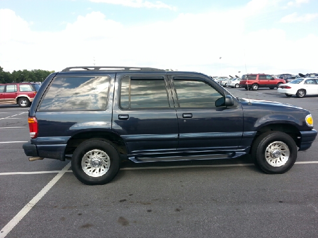 Mercury Mountaineer 2000 photo 3