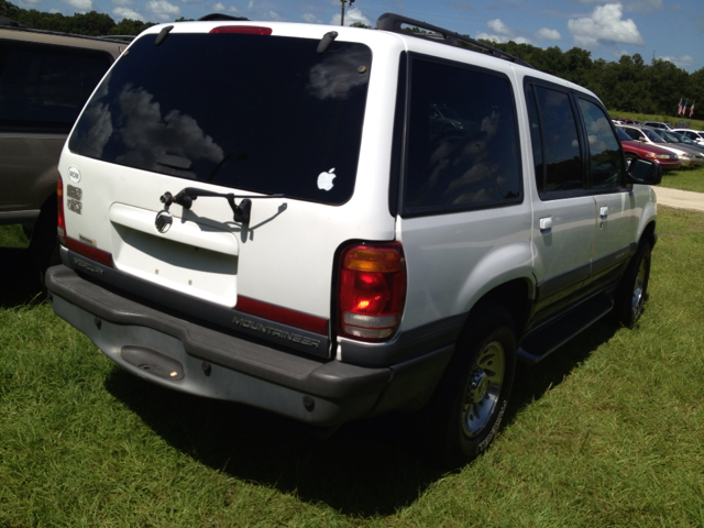 Mercury Mountaineer 2000 photo 1