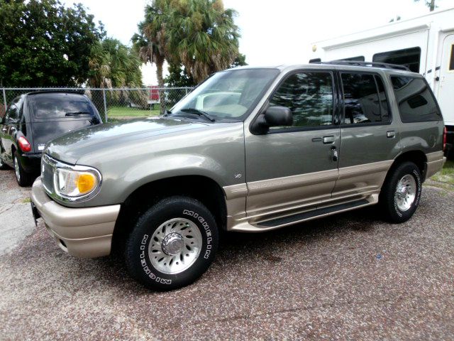 Mercury Mountaineer EX - DUAL Power Doors SUV