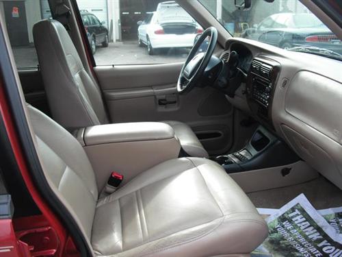 Mercury Mountaineer 2000 photo 2