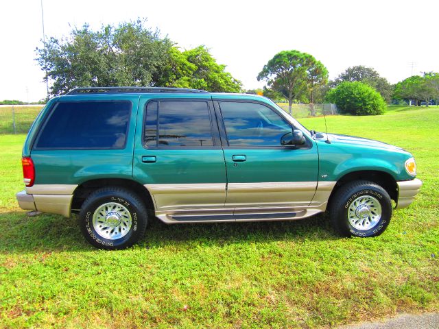 Mercury Mountaineer 4wd SUV